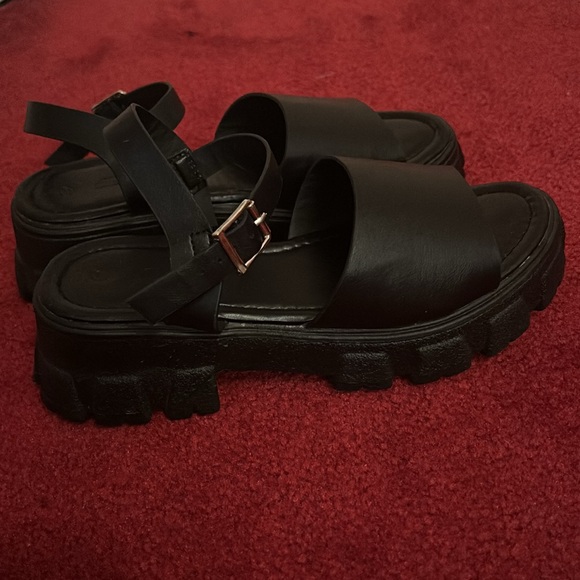 ARDENE HEELED SANDALS - Picture 2 of 4